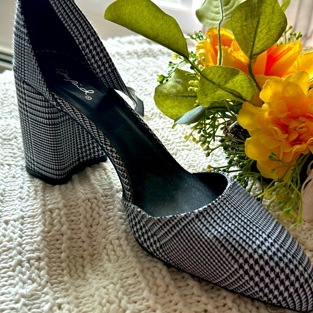 Brand newQupid ankle strap heels